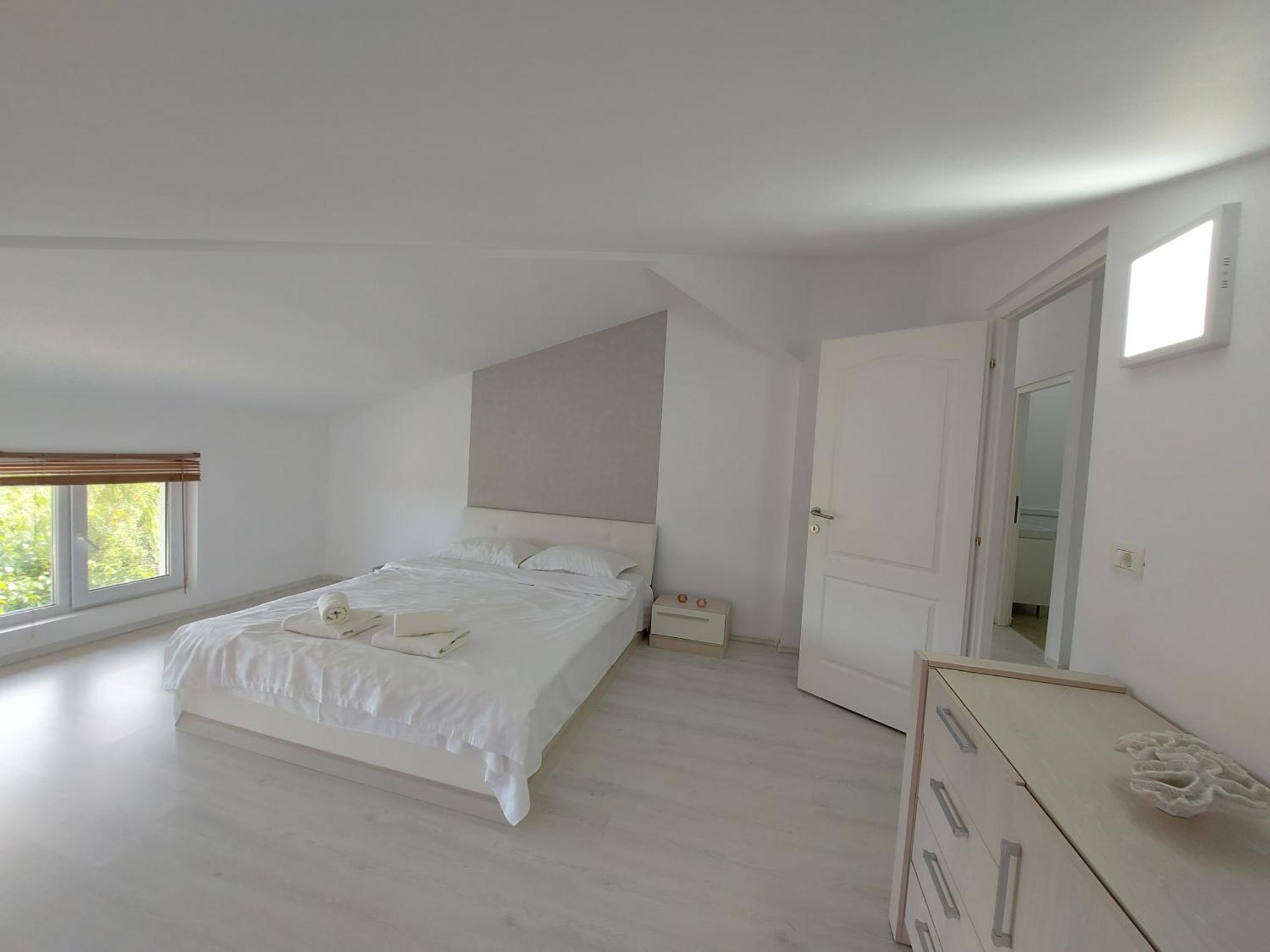 Villa Romelia - Select *