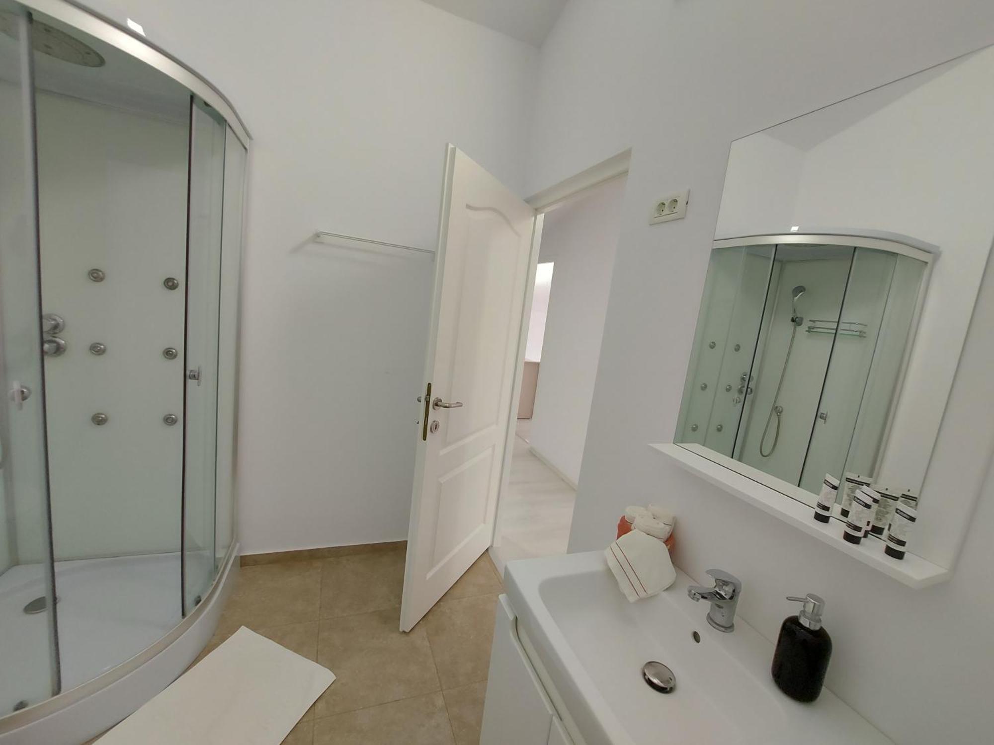 Romelia - Select Villa Vadu